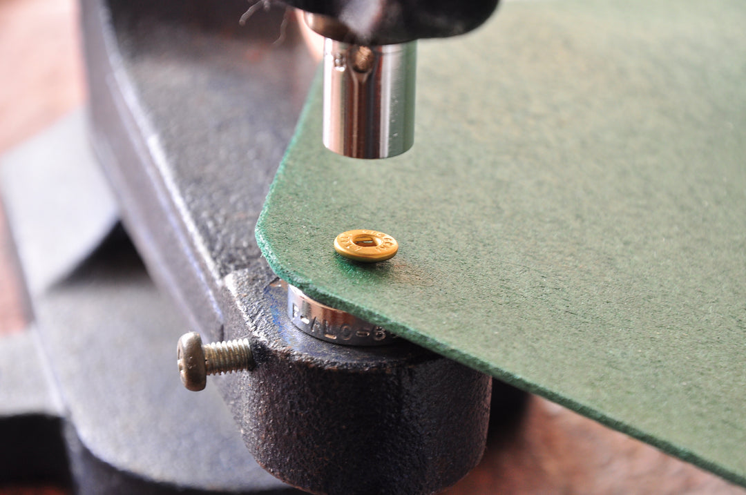 革製品を知る｜革製品に使われる世界の金具メーカーをご紹介 - 【公式】BLUE SINCERE(ブルーシンシア)オンラインショップ